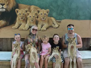 Alanya Zoo Park Safari Tour with Electric Boat, Mud Bath & Foam Party